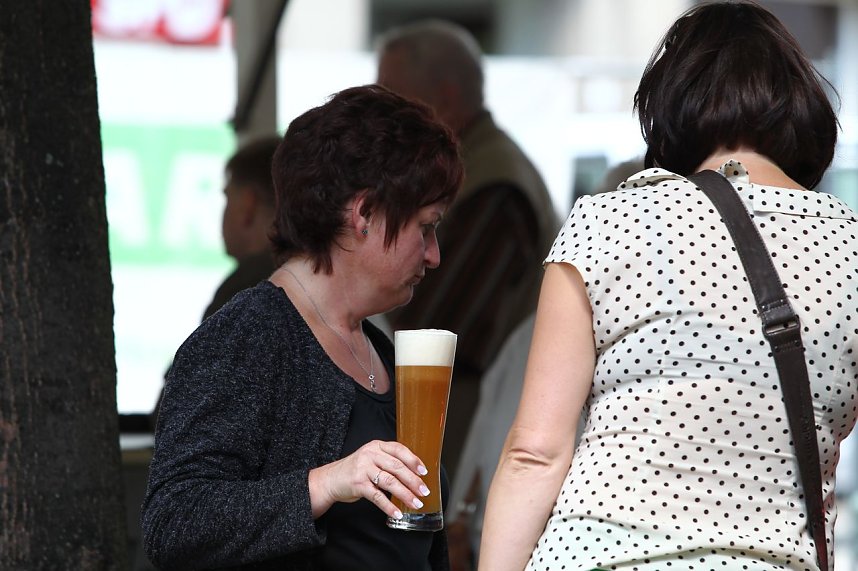 Leere B&uuml;hnen, vollen St&auml;nde