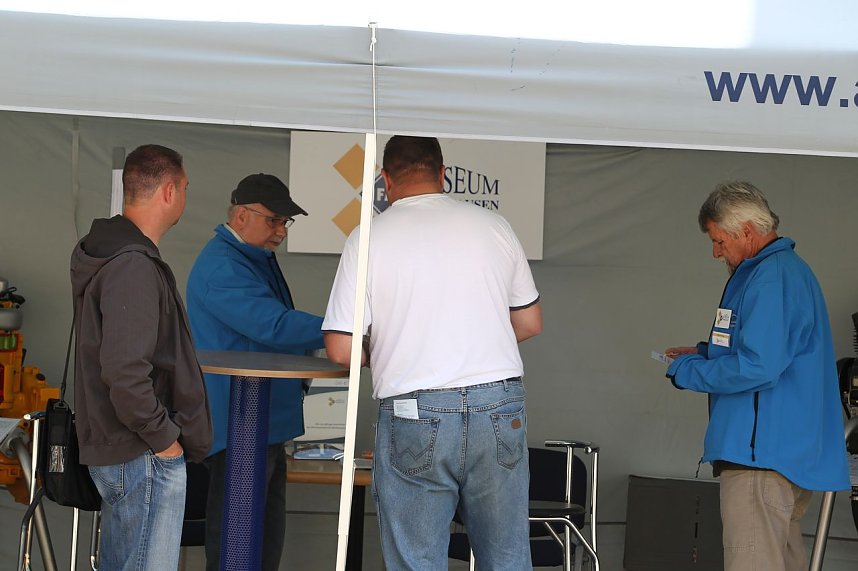 Leere B&uuml;hnen, vollen St&auml;nde