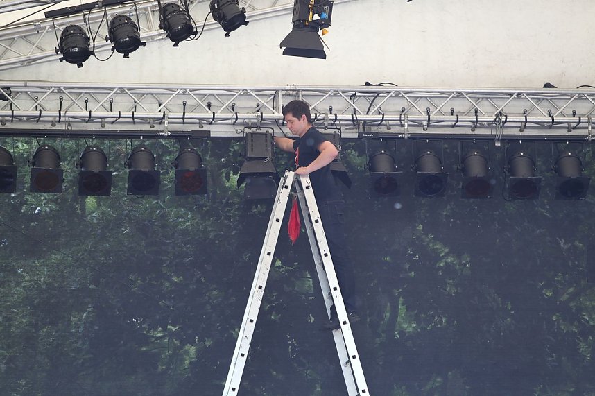 Leere B&uuml;hnen, vollen St&auml;nde