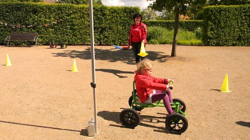 Sportliche Kinder auf dem Petersberg