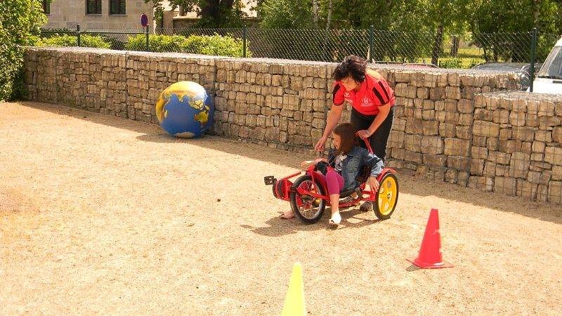 Sportliche Kinder auf dem Petersberg