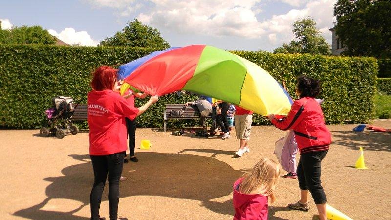 Sportliche Kinder auf dem Petersberg