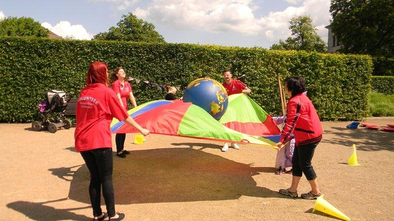 Sportliche Kinder auf dem Petersberg