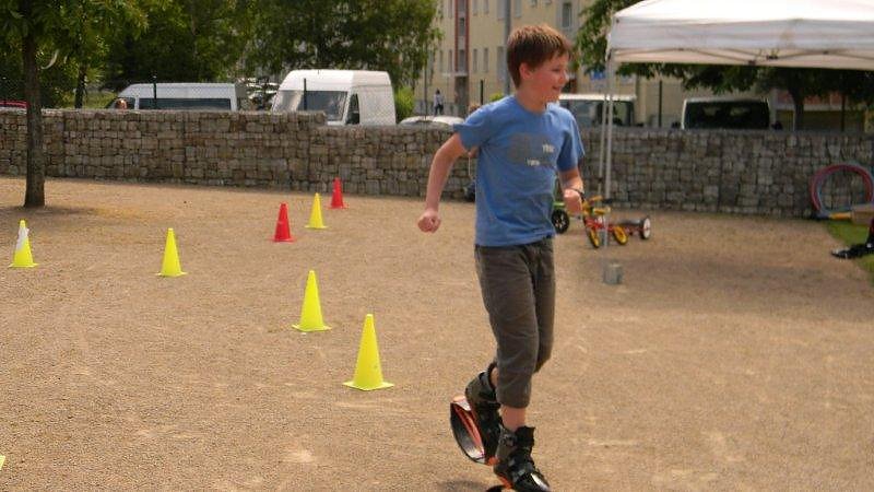 Sportliche Kinder auf dem Petersberg