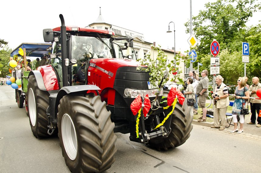 1085 Jahre in einem Umzug