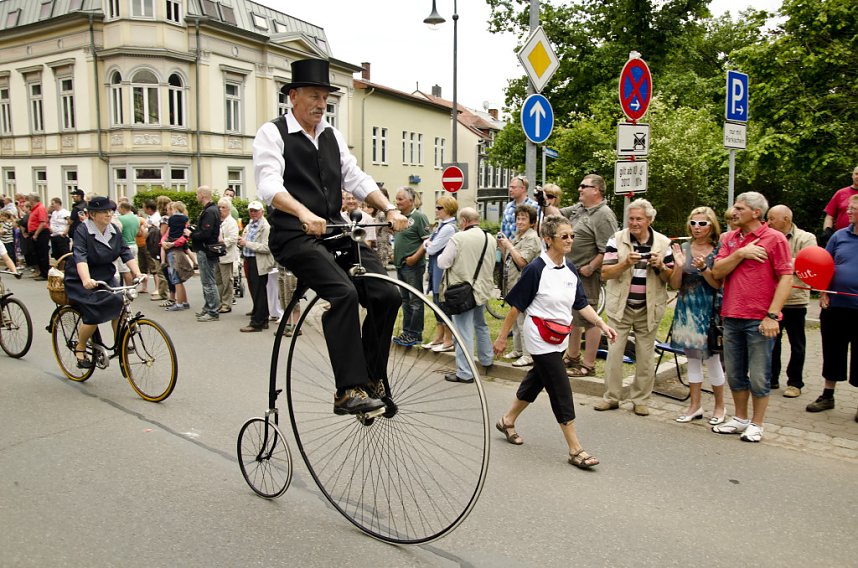 1085 Jahre in einem Umzug