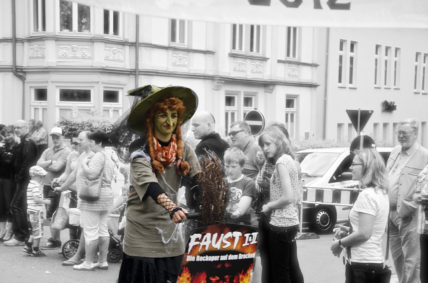 1085 Jahre in einem Umzug