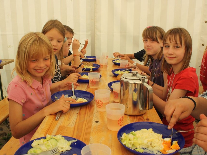 Der erste Tag im Handwerker-Camp