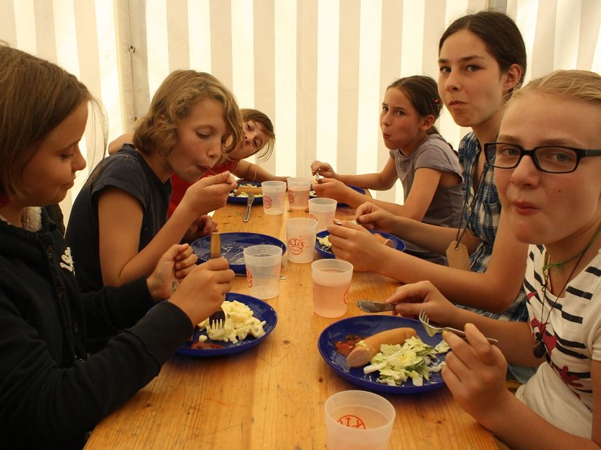 Der erste Tag im Handwerker-Camp