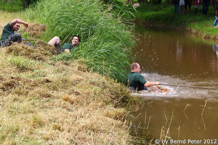 Tauziehen &uuml;ber die Wipper bei Obergebra
