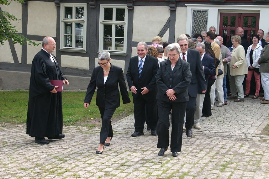 Neue Pfarrer eingef&uuml;hrt