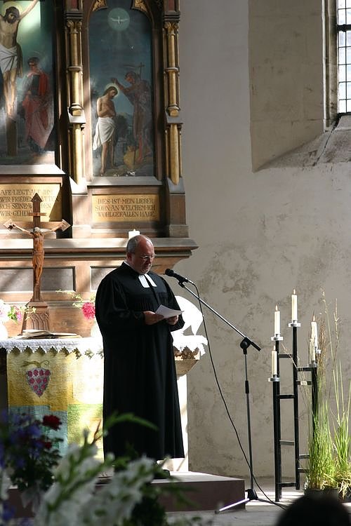 Neue Pfarrer eingef&uuml;hrt