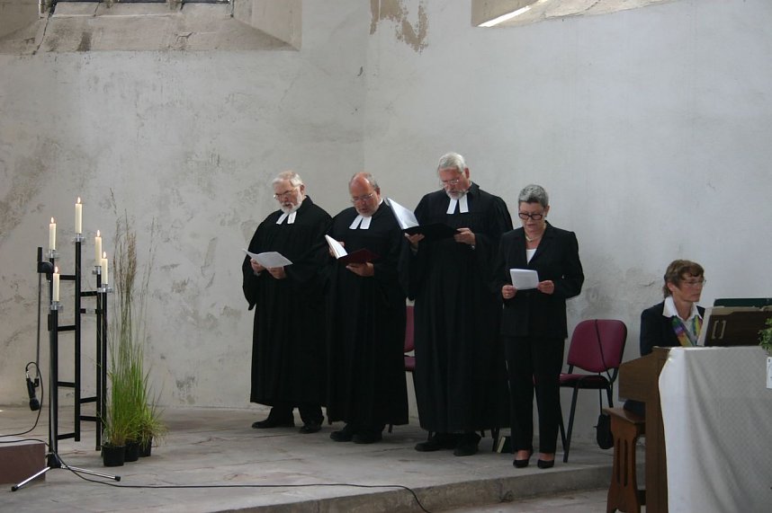 Neue Pfarrer eingef&uuml;hrt