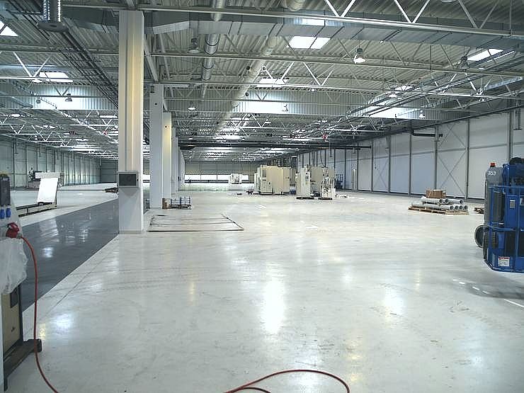 Blick in die riesige neue Halle von Werk II