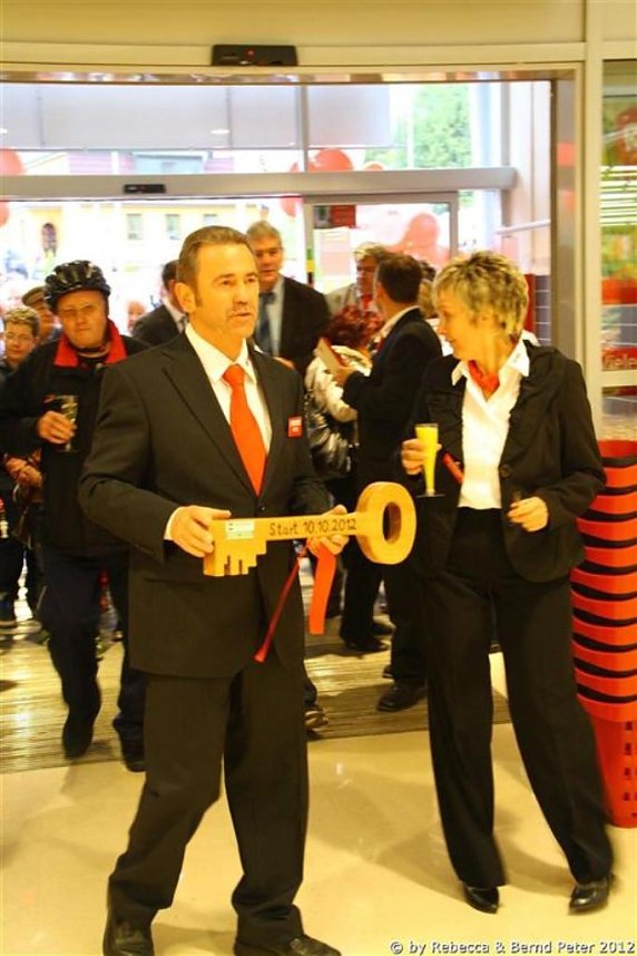 Neuer&ouml;ffnung mit Volksfest