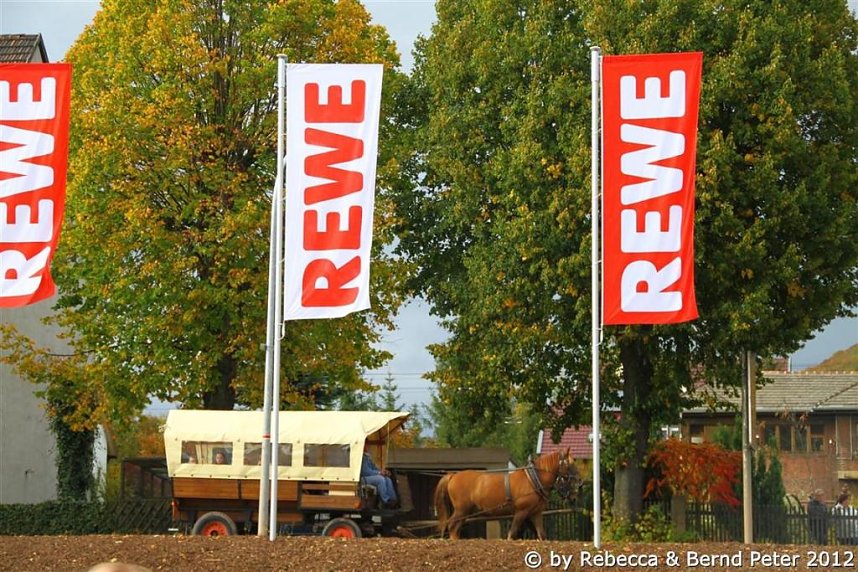 Neuer&ouml;ffnung mit Volksfest