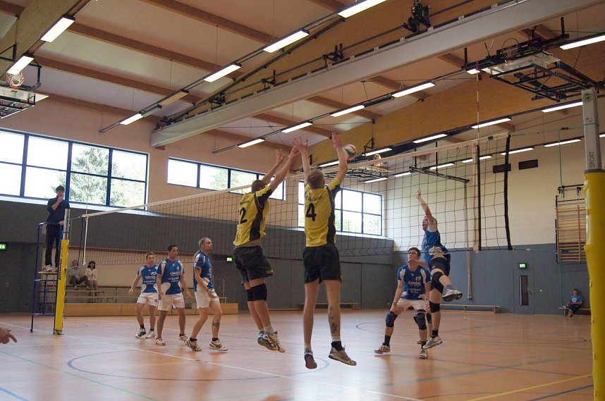 Zwei Siege in eigener Halle