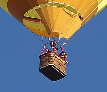 Am Himmel und auf der Schiene
