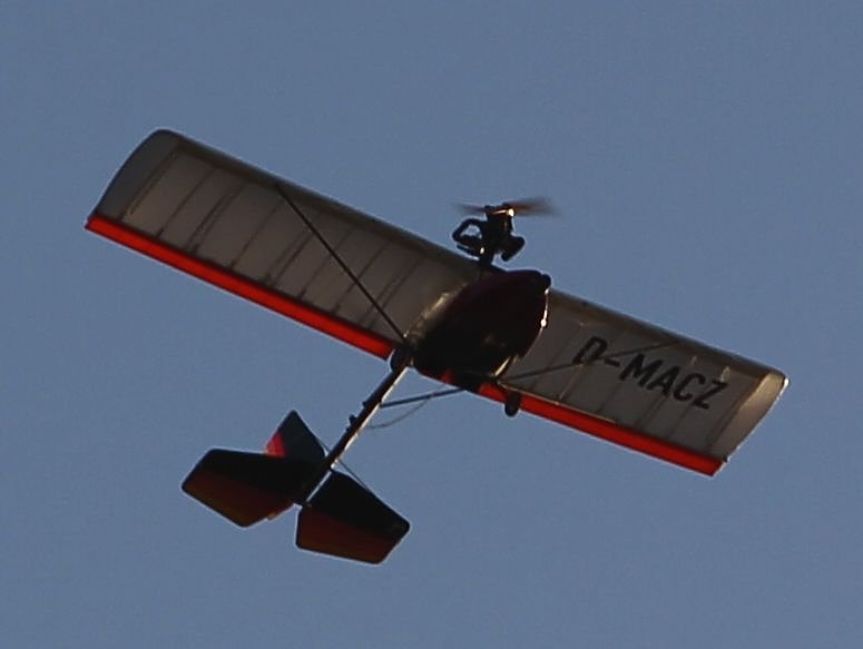 Am Himmel und auf der Schiene