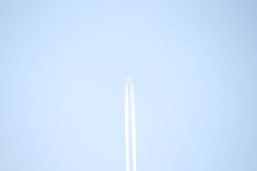 Am Himmel und auf der Schiene