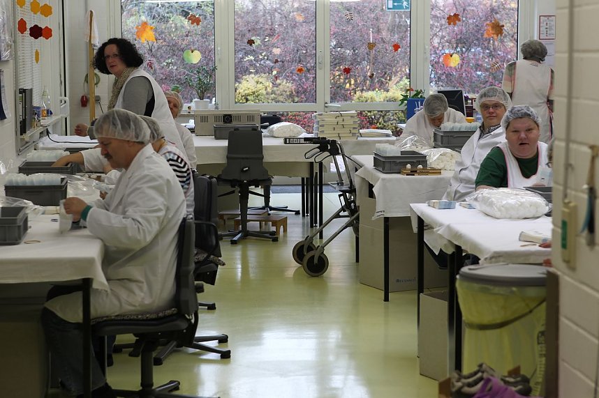 Offene T&uuml;ren in der Werkstatt