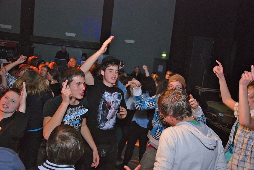 Junge Party im Klubhaus