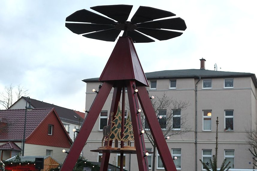Adventsmarkt auf dem Theaterplatz