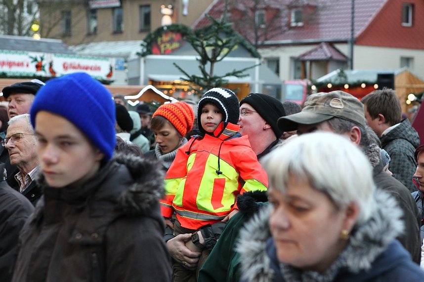 Adventsmarkt auf dem Theaterplatz