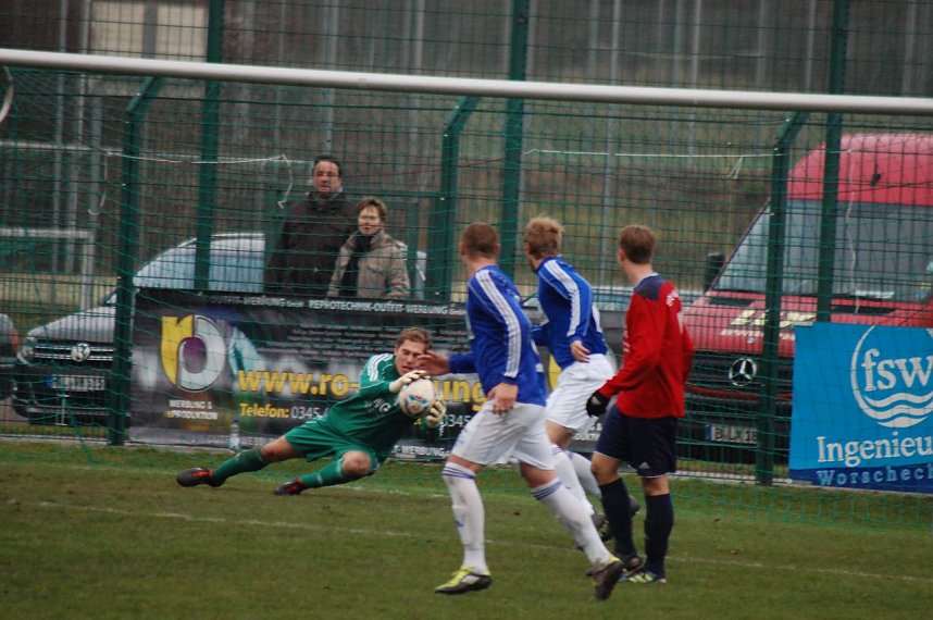 Wacker holt einen Punkt in Halle