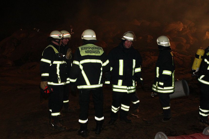 Brand in einem R&uuml;benmehl-Lager