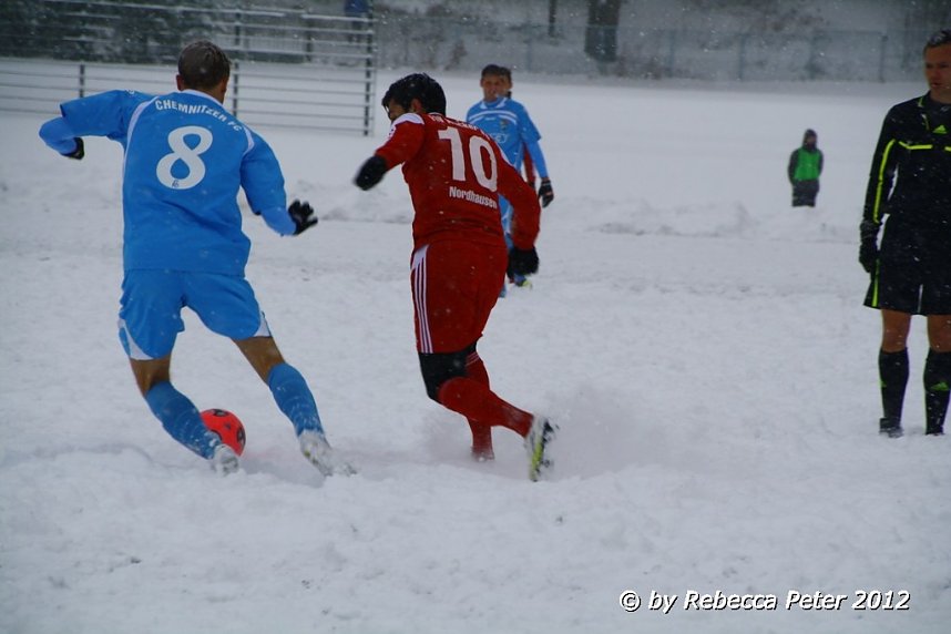 Fu&szlig;ball im Schnee