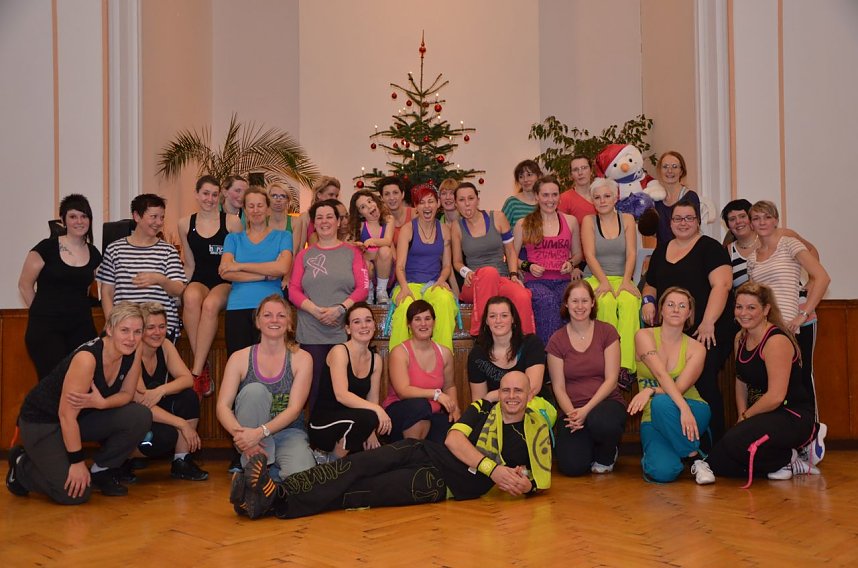 Zumba Weihnacht in der Tanzkantine