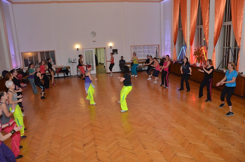 Zumba Weihnacht in der Tanzkantine