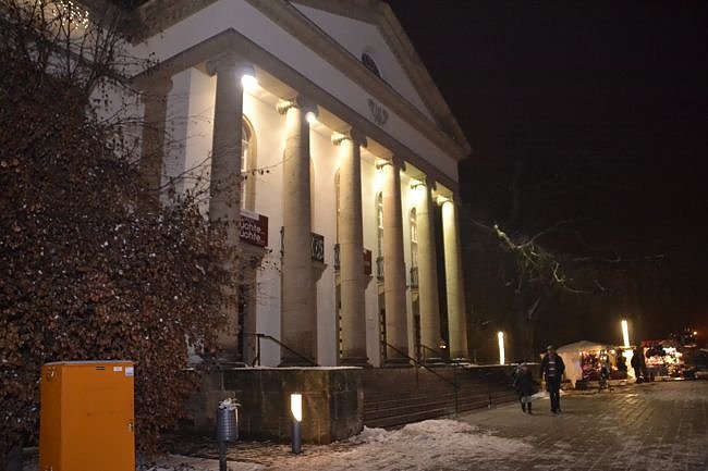 22.T&uuml;rchen am Theater