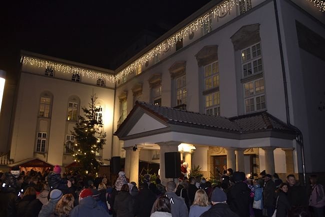 22.T&uuml;rchen am Theater