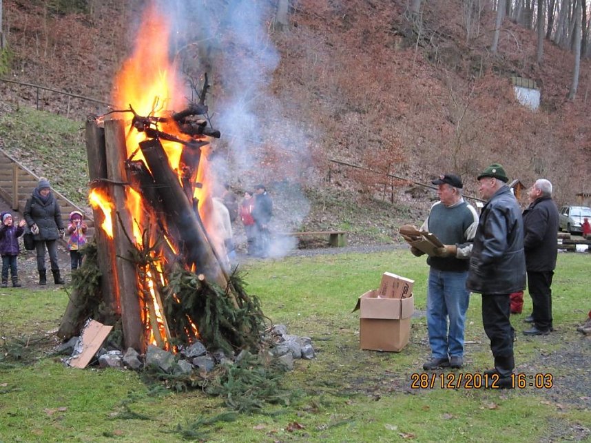 Mit Fackeln unterwegs