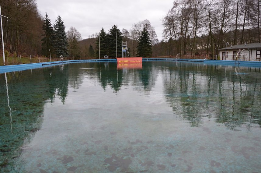 Anbaden Waldbad Neustadt