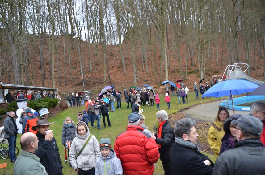 Anbaden Waldbad Neustadt