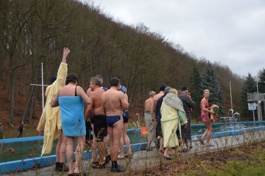 Anbaden Waldbad Neustadt