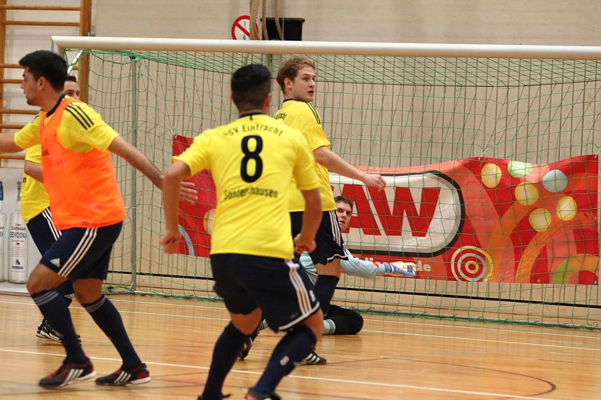 Fu&szlig;ballzauber unterm Hallendach