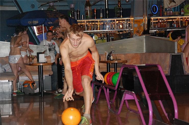 Bikini-Bowling in Nordhausen