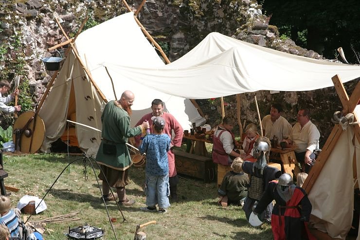 historisches Spektakel auf der Burgruine Hohnstein