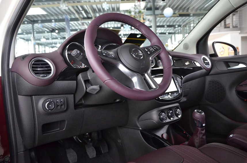 Gro&szlig;es Angrillen bei Opel Autohaus Peter