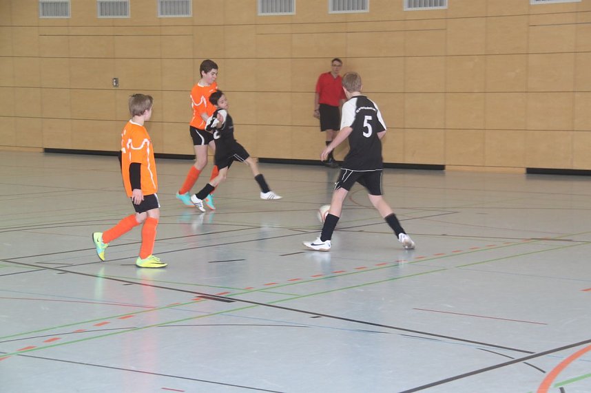 Turnier unterm Hallendach