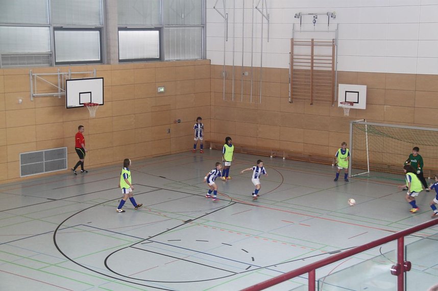 Turnier unterm Hallendach