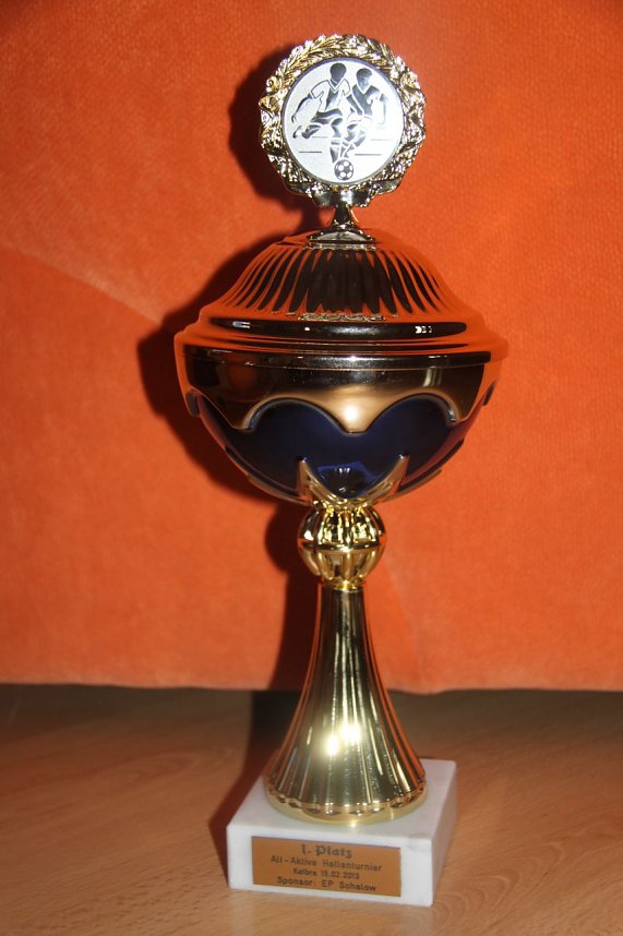 Turnier unterm Hallendach