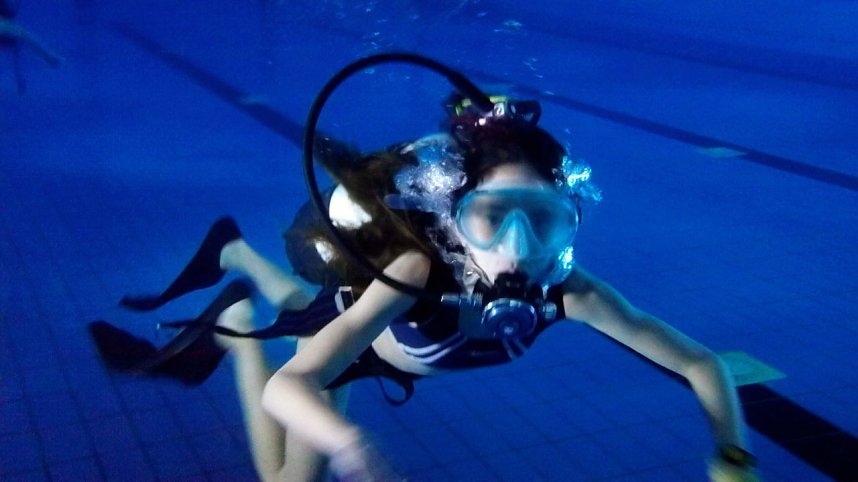 Mega Pool Party im Badehaus