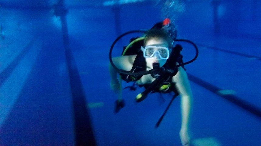 Mega Pool Party im Badehaus