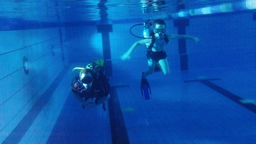 Mega Pool Party im Badehaus