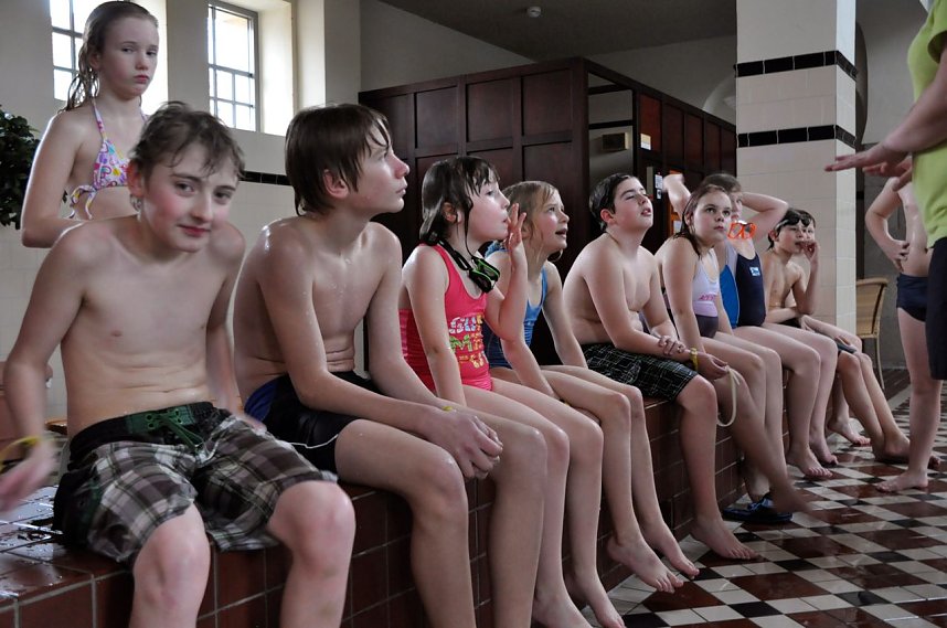 Mega Pool Party im Badehaus